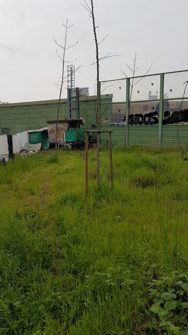 Baraccopoli in periferia a Milano 3