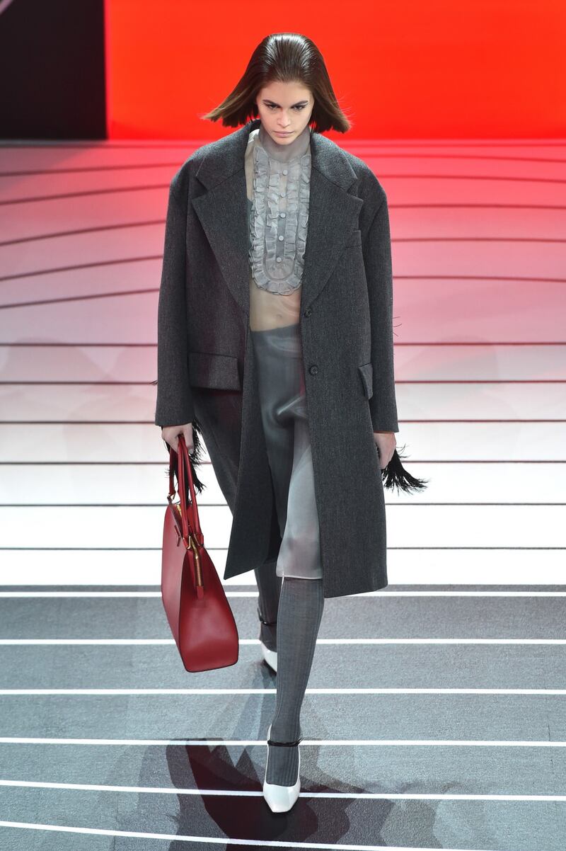 Kaia Gerber e le sorelle Hadid in passerella, foto 7
