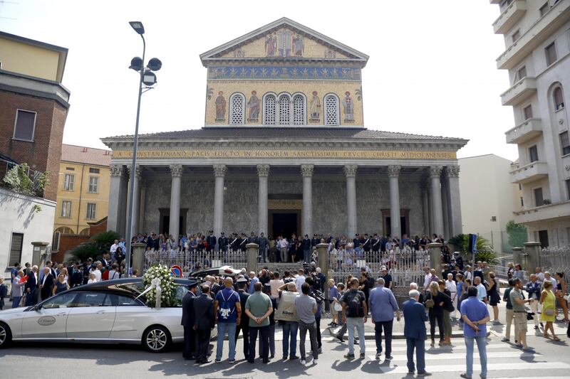 Carabiniere ucciso a coltellate, mille persone per l'ultimo saluto 5