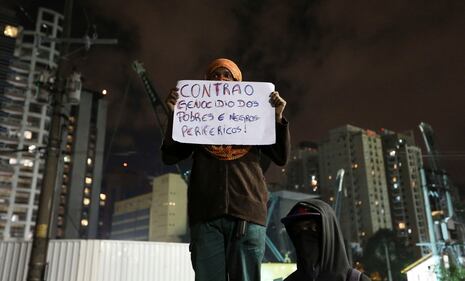Brasile, proteste contro il governo 15