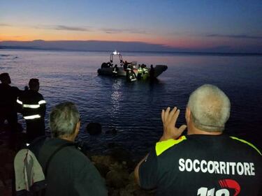 Si lancia nel vuoto da un dirupo di 80 metri: salvo per miracolo 4