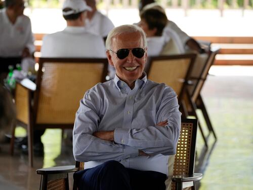 La cautela di Biden (e il segnale a Kiev) per evitare il disastro. La Russia "apprezza"