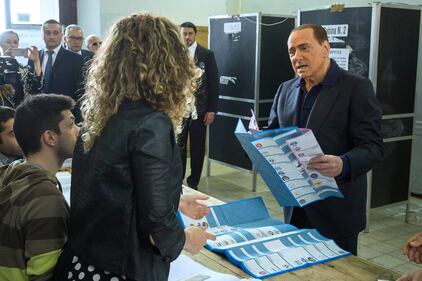 Roma, Silvio Berlusconi vota al seggio 6