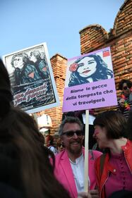 Il flash mob femminista a Ponte Castelvecchio 5