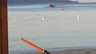 Sardegna, clandestini sbarcano col barchino e vanno a fare colazione al bar