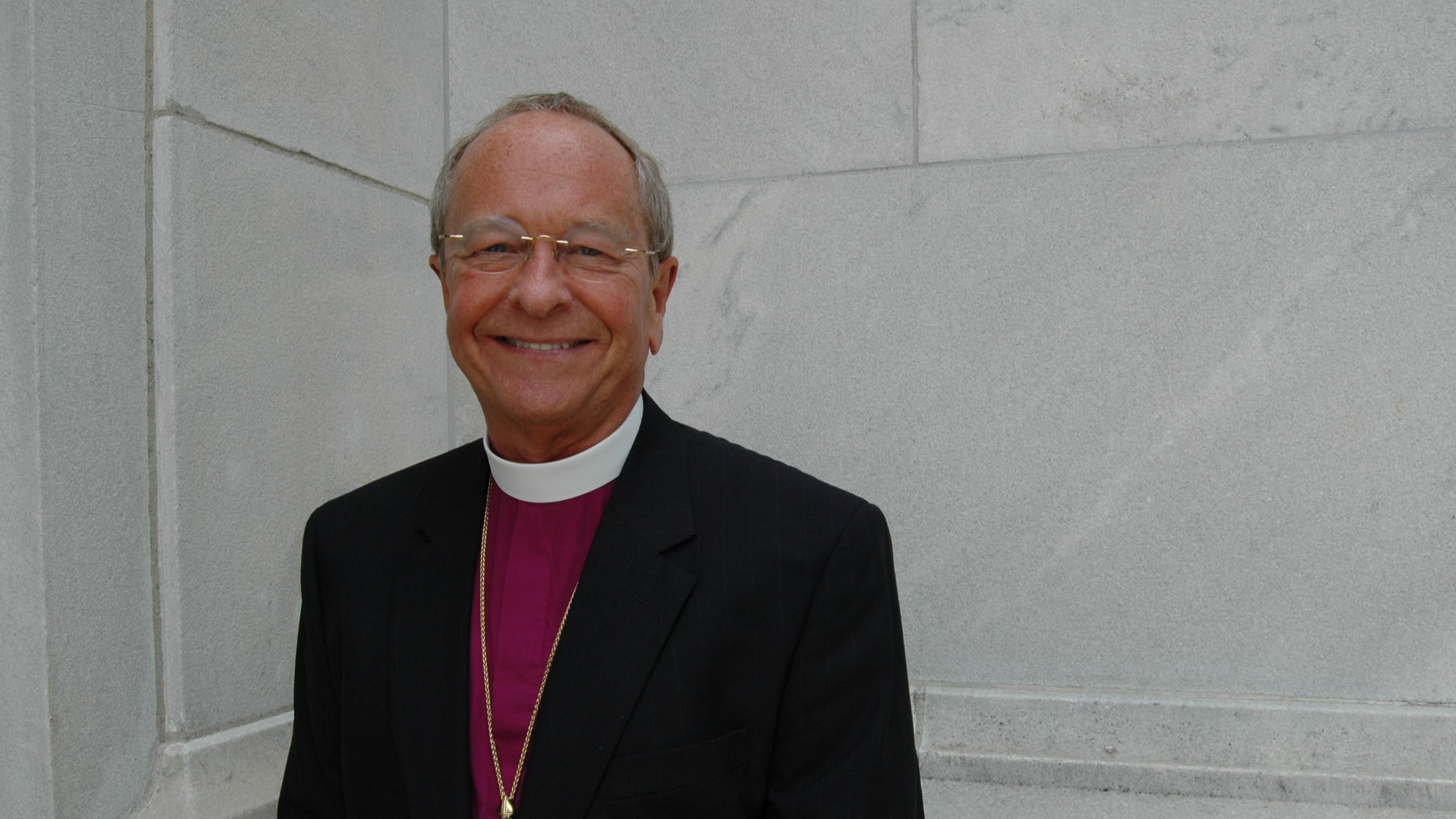 Il vescovo gay scrive al Papa: "Verrò a trovarla"