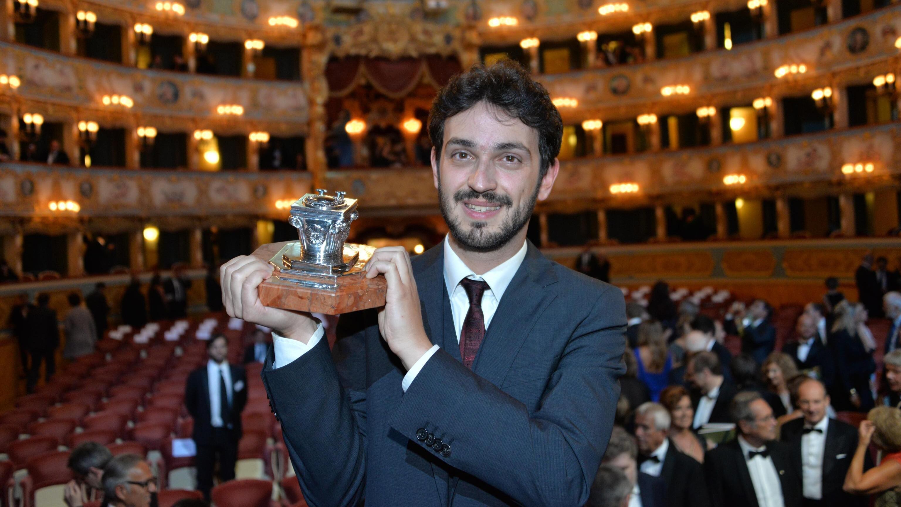 Il "Campiello" va a Fontana. Battuti Mari e la star Corona