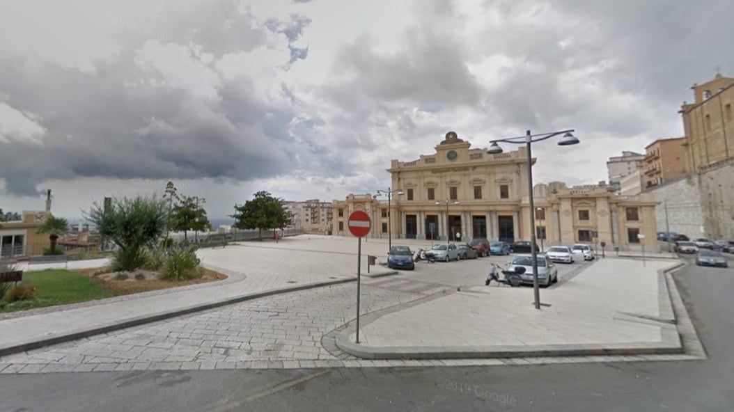 Agrigento, nigeriani aggrediscono agenti che li sorprendono in strada