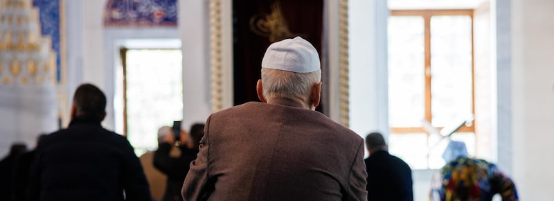 “Ideologia islamista radicale, legittima la jihad”. Chiusa per sei mesi una moschea francese