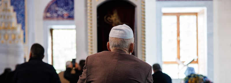 L’ultimo delirio islamista nel giorno del 7 ottobre: nasce il tribunale coranico in Italia