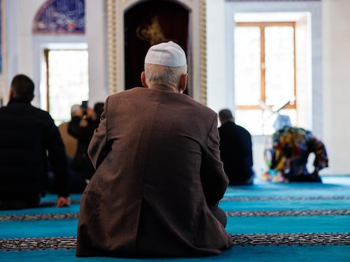 Tagliate quattro cattedre di Teologia cattolica, ma è salva la nuova facoltà islamica: bufera in Germania
