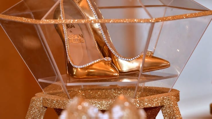 Venduto un paio di scarpe da 17 milioni di dollari a Dubai