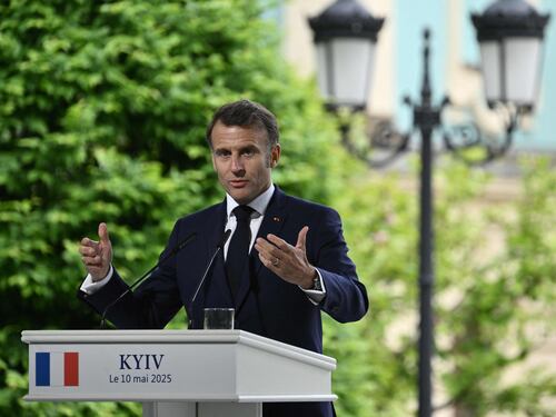 Macron, l'uomo dell'Eliseo e le fughe in avanti senza un risultato