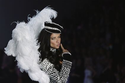 Victoria's Secret, sexy show tra due mesi: le modelle si preparano 2