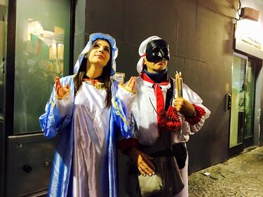 Valentina Nappi vestita da Madonna bannata su Facebook 11