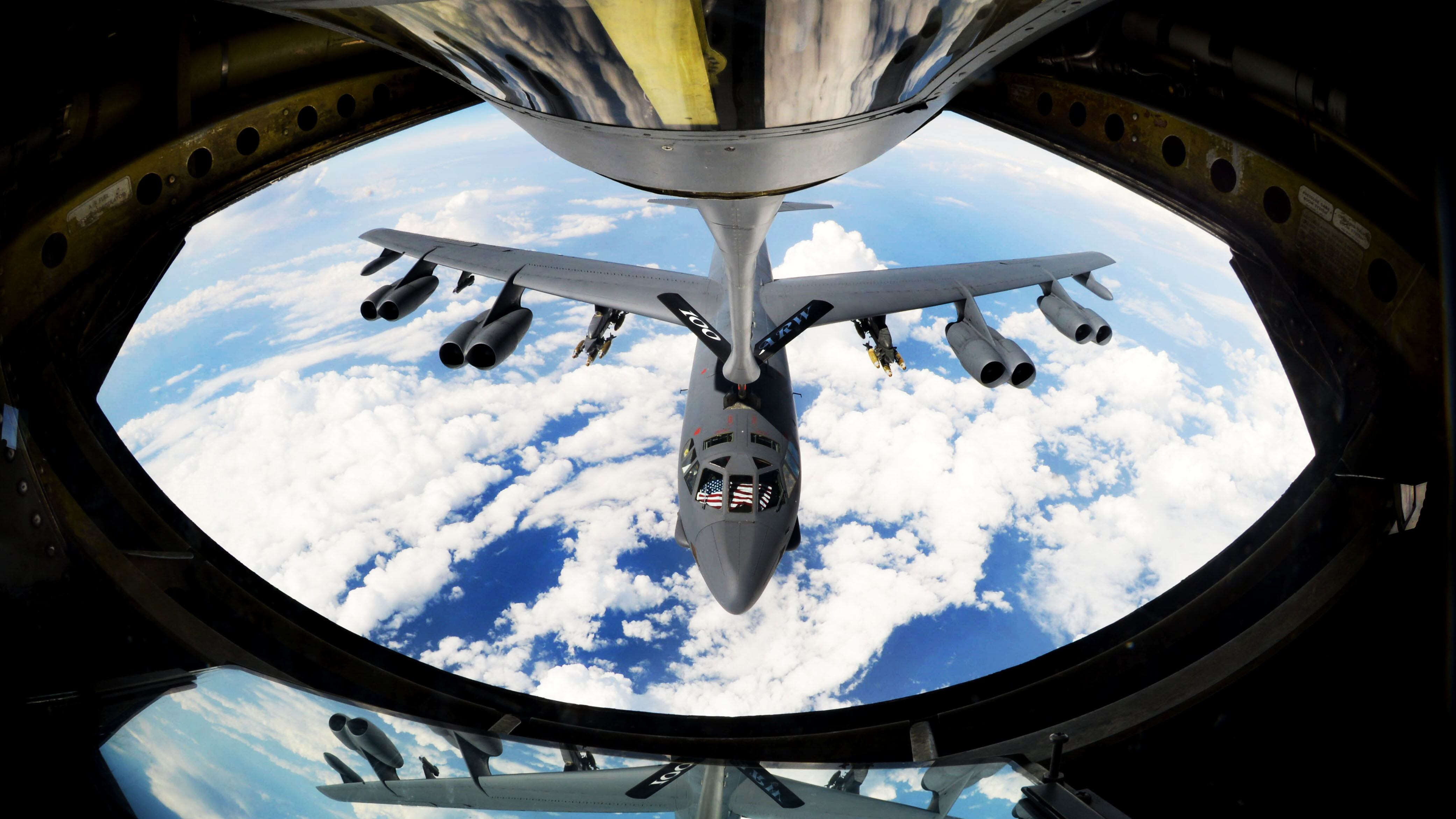 B-52H riarmati per attacco nucleare: cosa rivela la mossa Usa