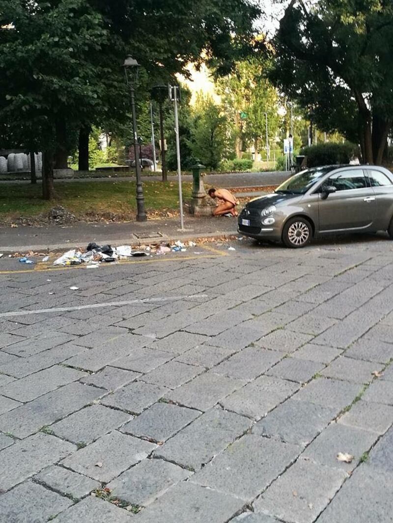 Degrado, bivacchi e senzatetto: "È il disastro dell'accoglienza" 3