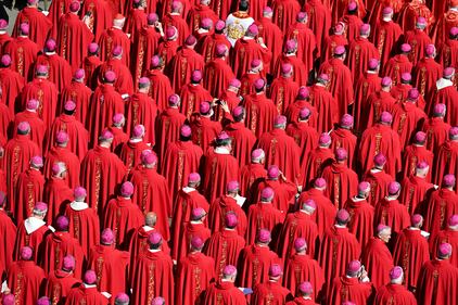 Piazza San Pietro stracolma per le esequie di Papa Francesco 1