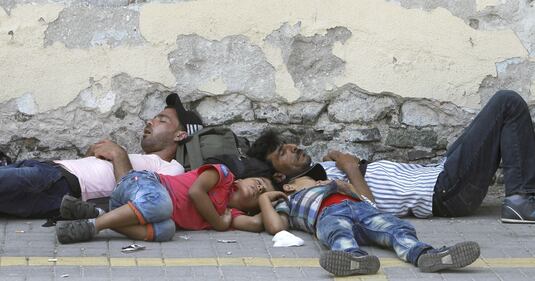 Macedonia, l'assalto dei clandestini ai treni per l'Europa 17