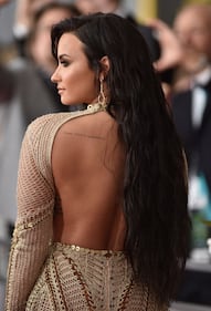 Demi Lovato, sexy trasparenze allo specchio 18