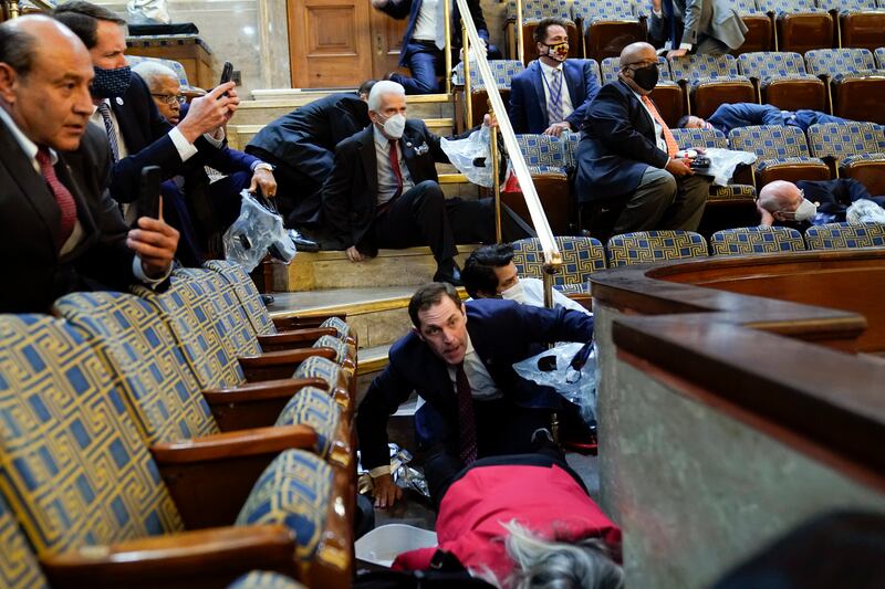 I fan di Trump fanno irruzione al Congresso Usa 19