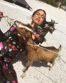 Irina Shayk sexy in Puglia 9