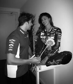 Belen Rodriguez e Andrea Iannone sexy in foto 15