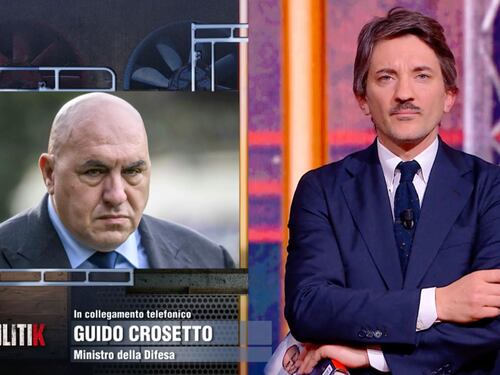 "Nessun vuole mettere la leva obbligatoria". Crosetto telefona in diretta e smonta la sinistra