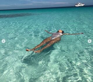 Kim Kardashian mozzafiato su Instagram: foto 10