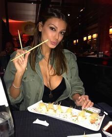 Cristina Buccino, auguri sexy tra sorelle 20