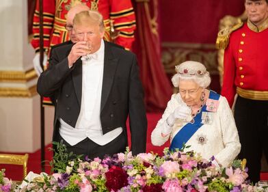 Il Presidente Trump e la Regina Elisabetta durante la cena a Buckingham Palace  9