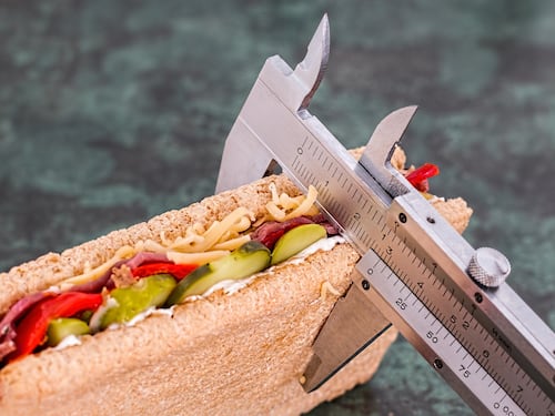 Dimagrire: ecco come tagliare 500 calorie al giorno