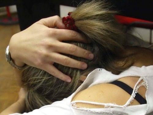 Espulsione per chi molesta le donne
