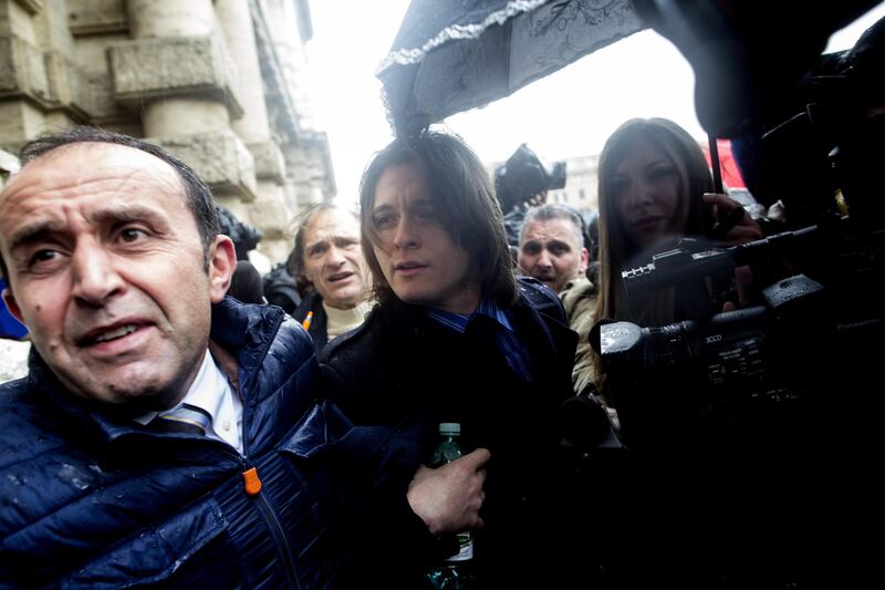 L'arrivo di Sollecito e dei suoi legali in Cassazione 5