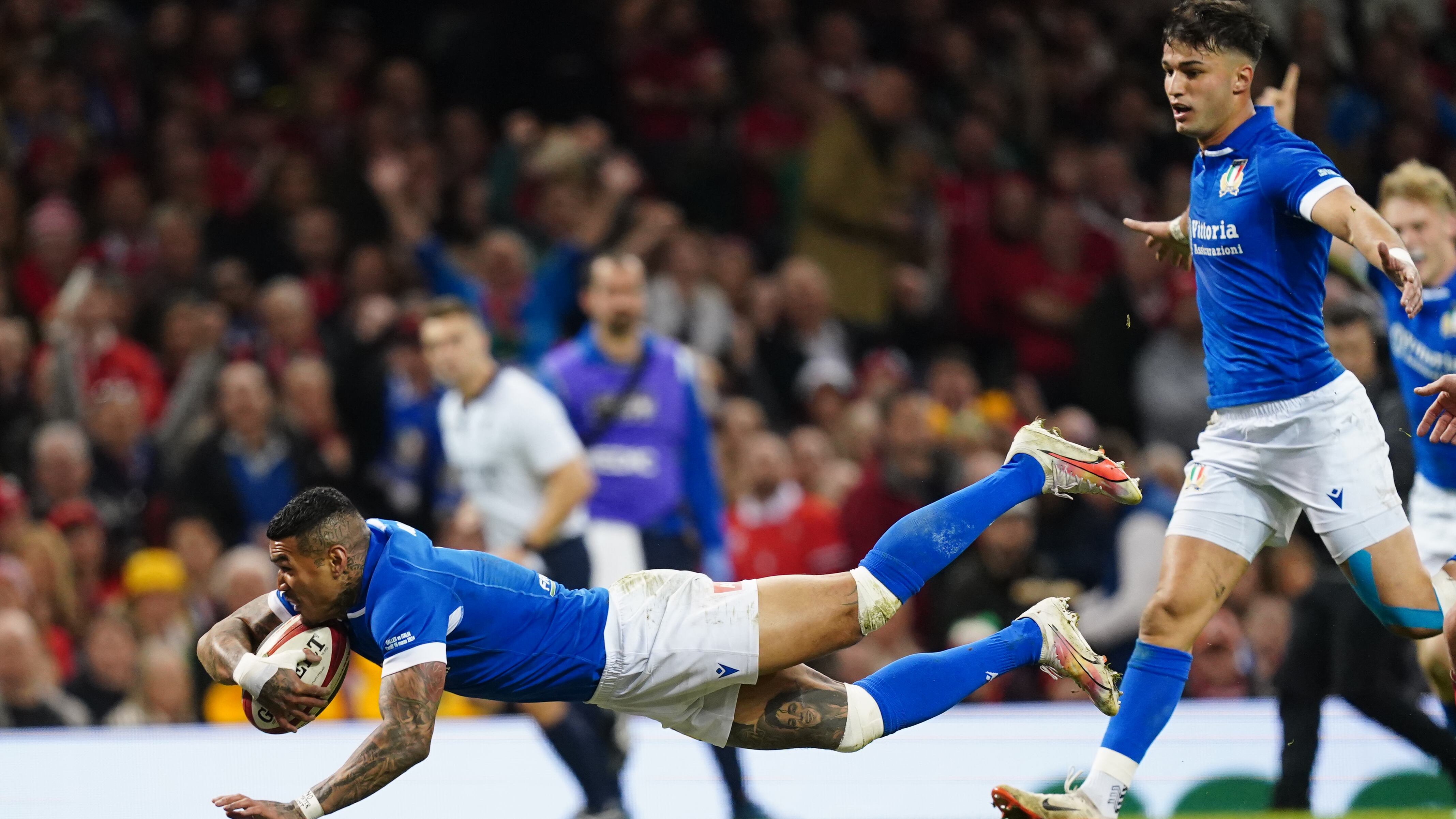 Rugby, la rimonta del Galles non basta. L’Italia vince 24-21 a Cardiff