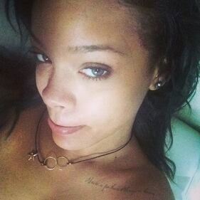 Rihanna, bikini rosso e vacanza alle Barbados 5