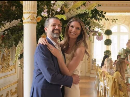 Donald Trump Jr. sposa Bettina Anderson: nozze blindate alle Bahamas, il presidente Usa diserta