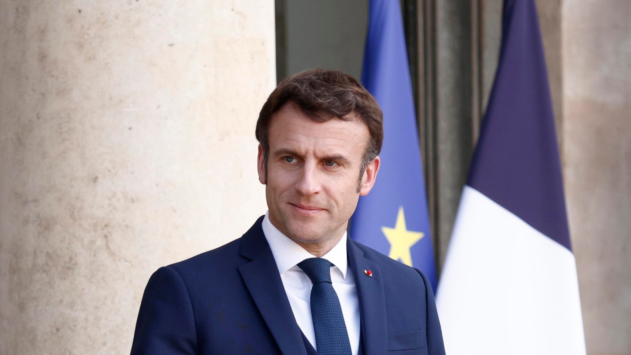 "Pronto a ricandidarmi": Macron punta all'Eliseo