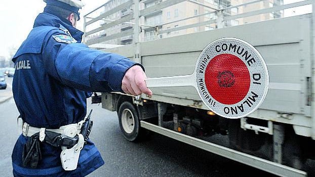 Domenica tutti senz'auto ma l'hinterland insorge