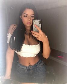 Demi Rose, Instagram impazzito per le sue forme 7