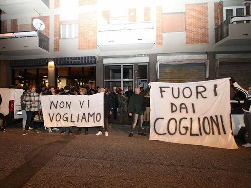 Aggrediti italiani anti-profughi: scatta la rissa con gli immigrati