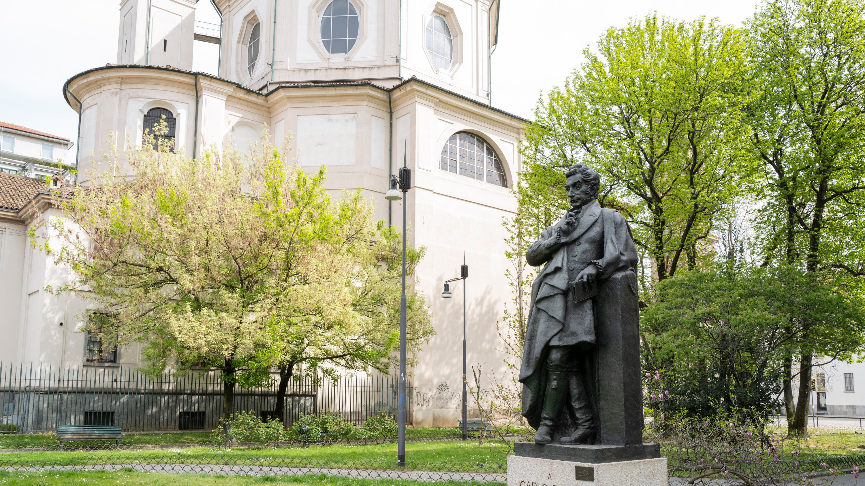 Poesie, sconcezze, "damazze" e modernità. Ecco la Milano del "sur Carlo" Porta