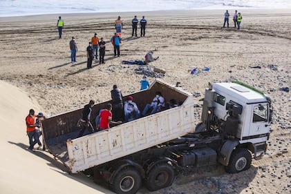 Ebola, 21 migranti isolati per ore alle Canarie 10