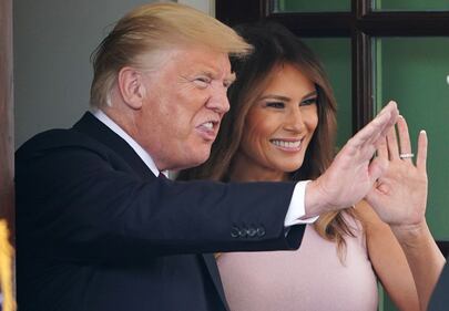 Melania Trump nell'orto con i tacchi: foto 2