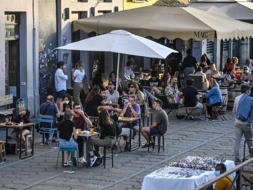 Movida tra assembramenti e coltelli. "Serve patto tra gestori e vigilanza"
