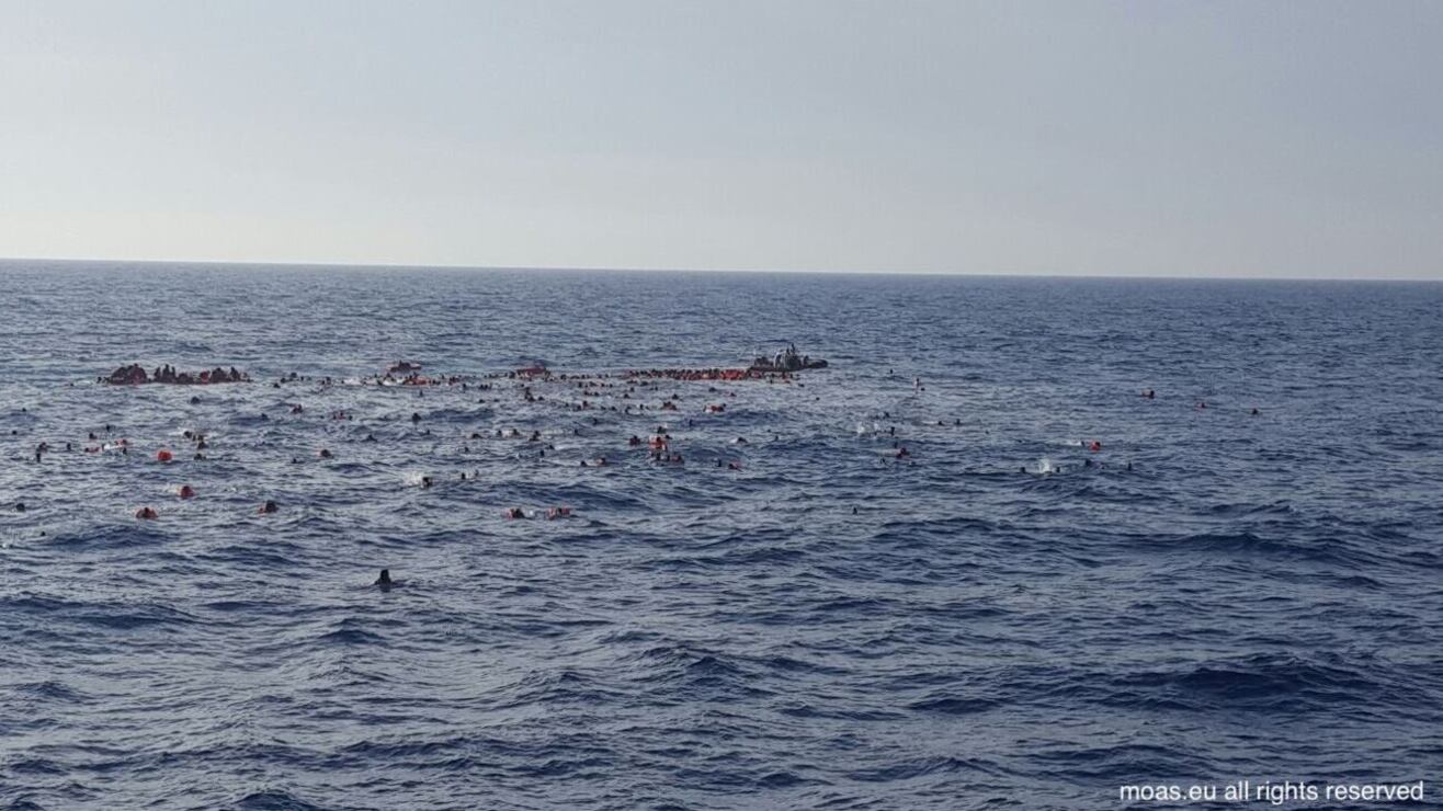 Un naufragio a largo della Libia. La Marina salva i tre superstiti