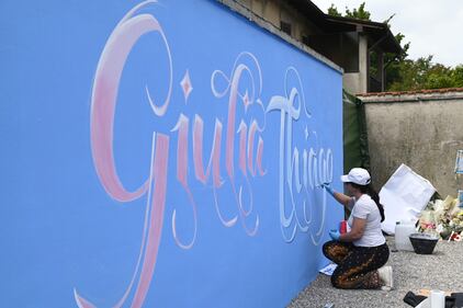 Il murales a Senago dedicato a Giulia Tramontano e a Thiago 3