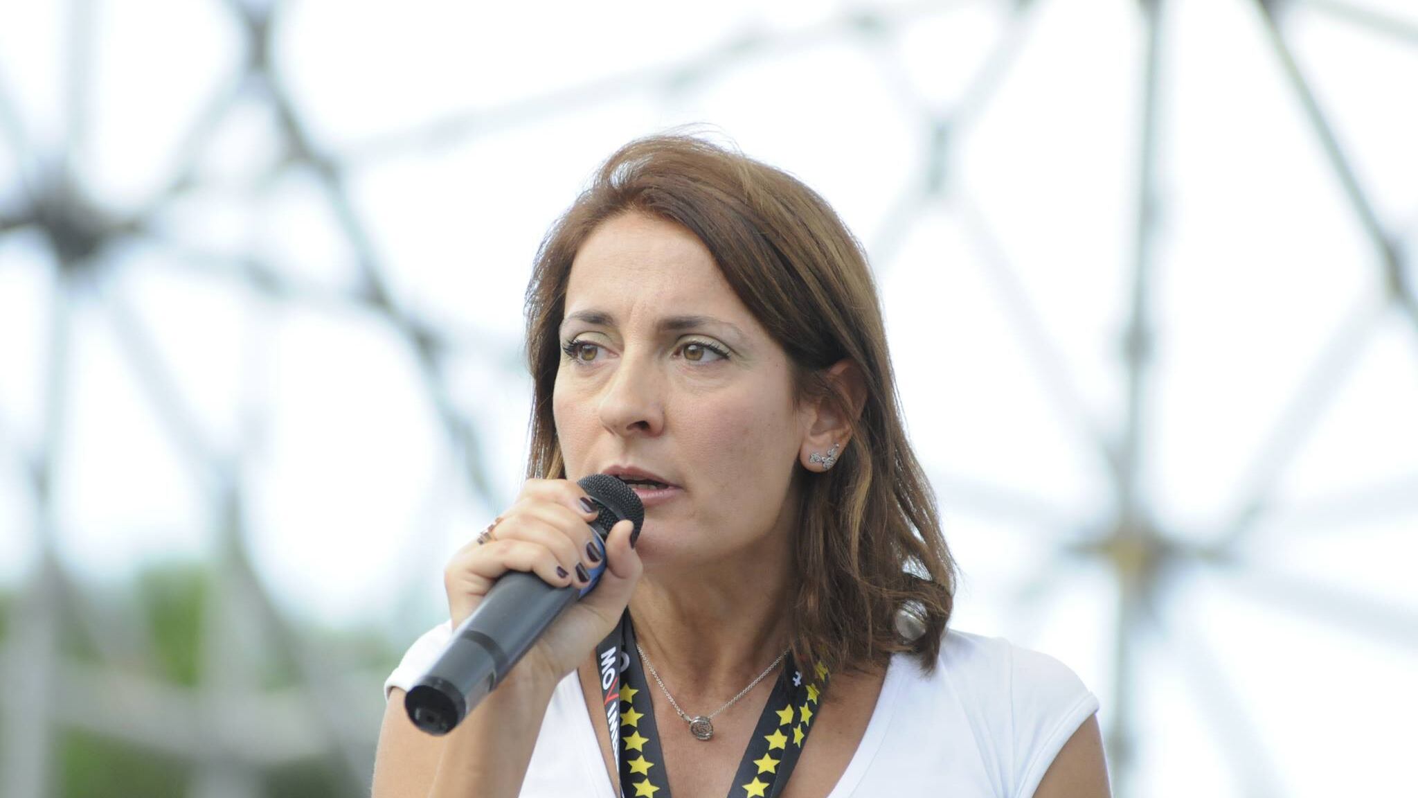 Scivolone della Ruocco: "Ho un posto autorità?"