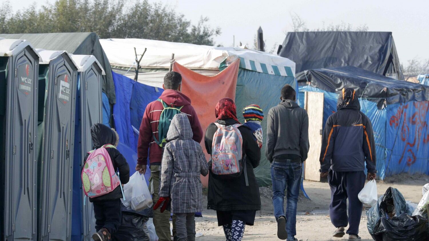 Malattie, evasioni e caos. I centri di accoglienza sono un buco nell'acqua