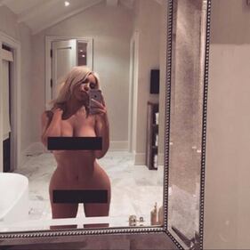 Emily Ratajkowski e Kim Kardashian in topless 17